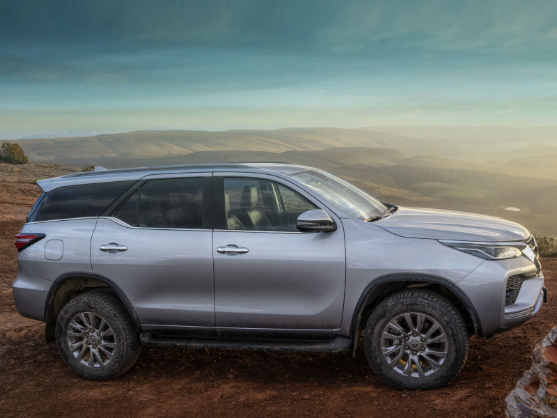 
								Toyota Fortuner 2.4L Diesel 4×4 Automatique full									