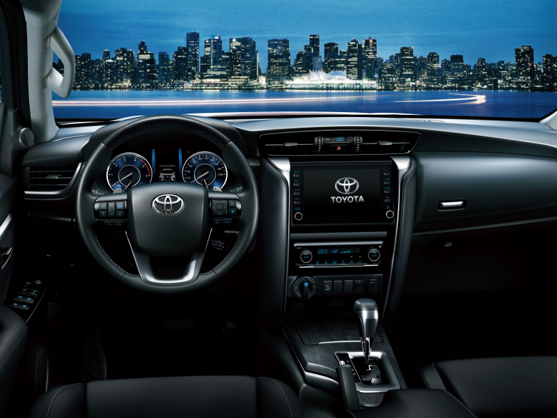 
								Toyota Hilux Double Cab 4×4 Diesel full									